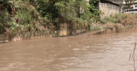 Tras Fuertes Lluvias Viviendas Y Locales Comerciales Resultaron