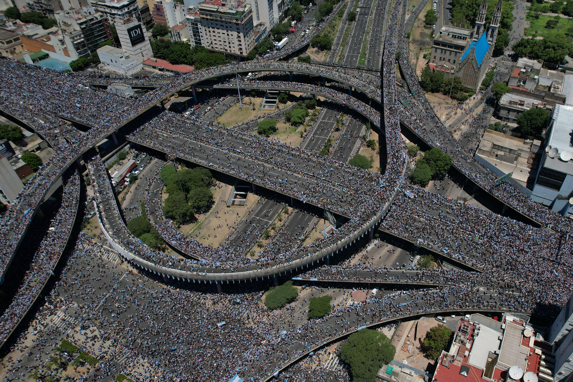 Movilización histórica en Argentina: Buenos Aires colapsa por las celebraciones del Mundial