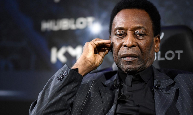 Pelé deberá pasar la navidad hospitalizado