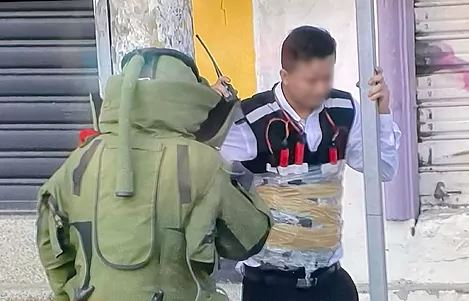 Delincuentes embalaron a vigilante de joyería con una bomba en Ecuador: la policía logró desactivarla