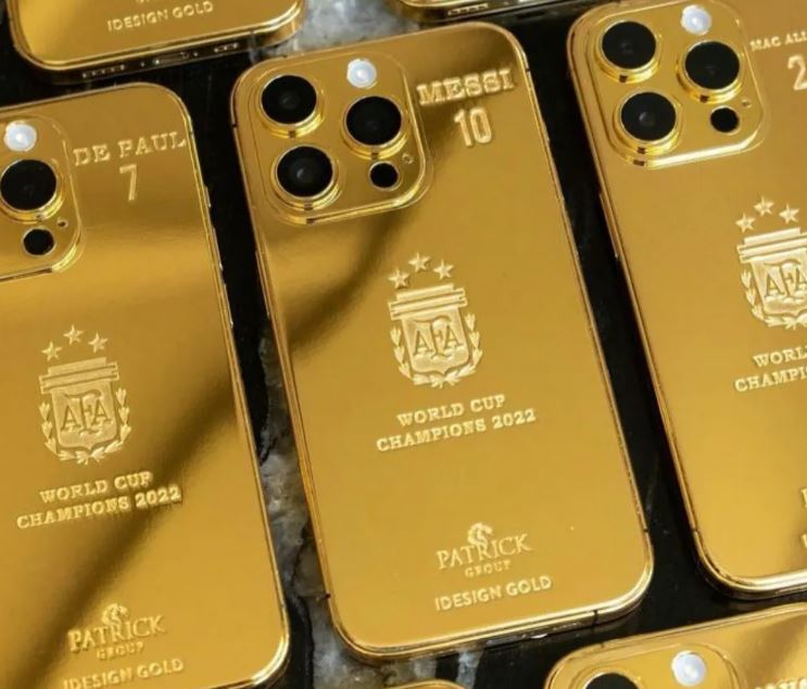 Messi iPhone 14 oro