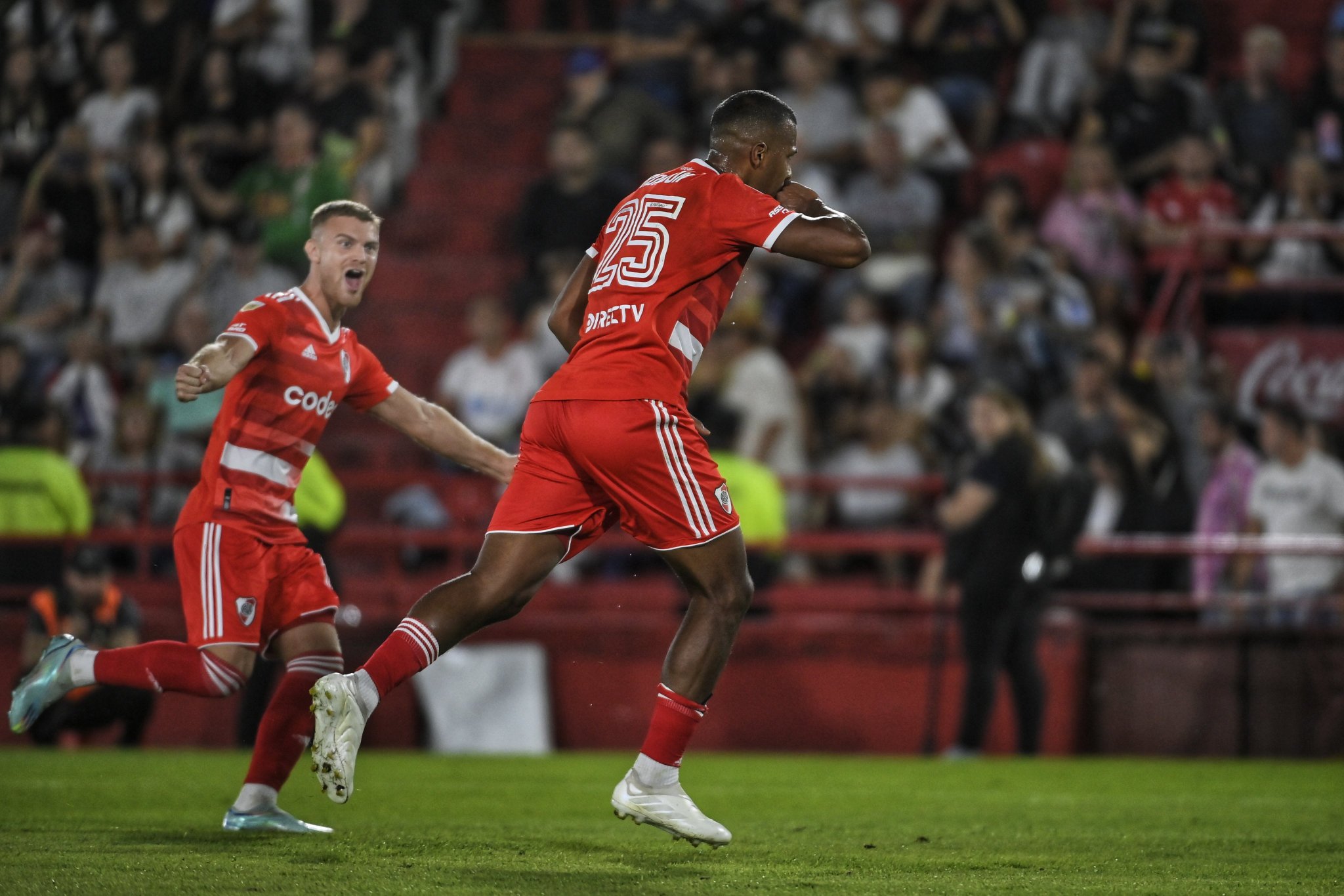 Salomón Rondón marcó sus primeros dos goles con River Plate (+Videos)