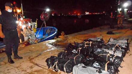 Policía italiana descubrió dos toneladas de cocaína flotando en el Mediterráneo