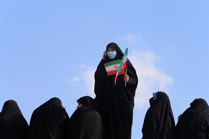 Policía de Irán empieza a perseguir a las mujeres sin hiyab en público