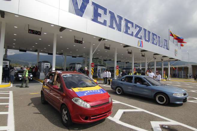 Ratifican acuerdo de transporte internacional de carga y pasajeros entre Colombia y Venezuela