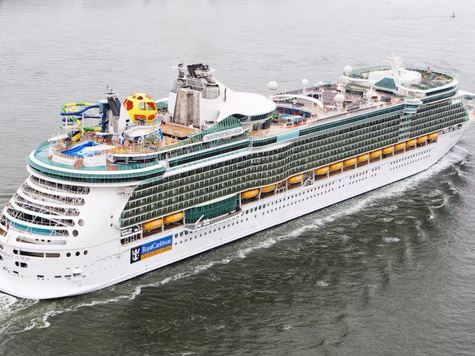 Tremendo susto vivieron pasajeros de un crucero en la Florida tras ser impactados por una fuerte ráfaga de viento