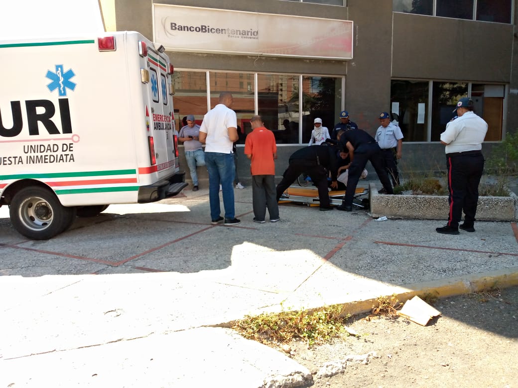 La URI en acción: Señora lesionada en 5 de julio (Video)