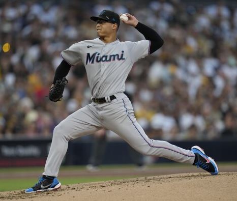 Jesús Luzardo Padres