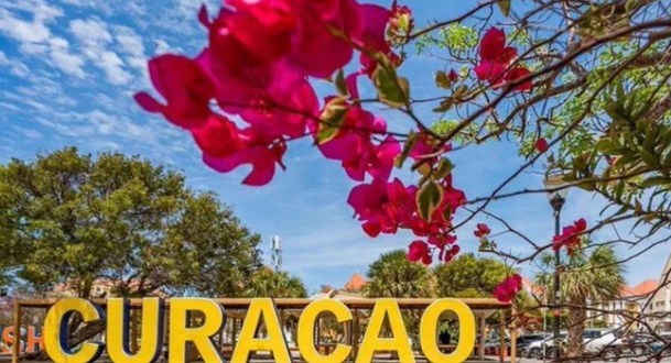 Venezolanos denuncian "absurdas trabas" para tramitar visa de Curazao