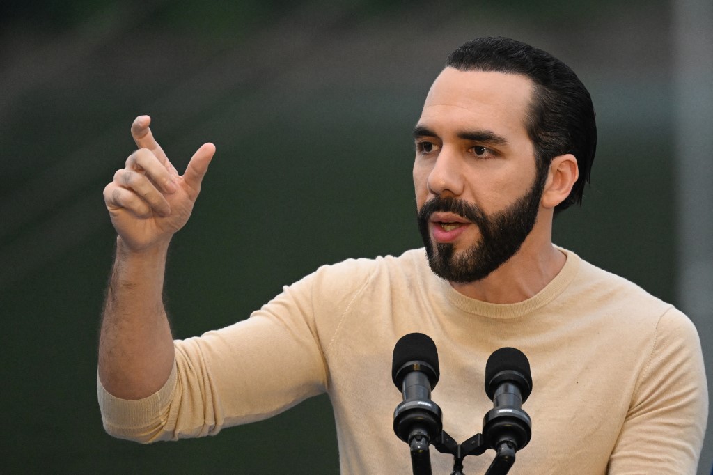 Bukele pide al Congreso decretar estado de emergencia en El Salvador por depresión tropical E-19
