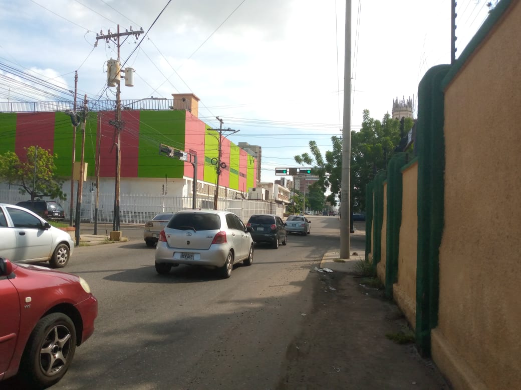 Alguien falta en esta esquina