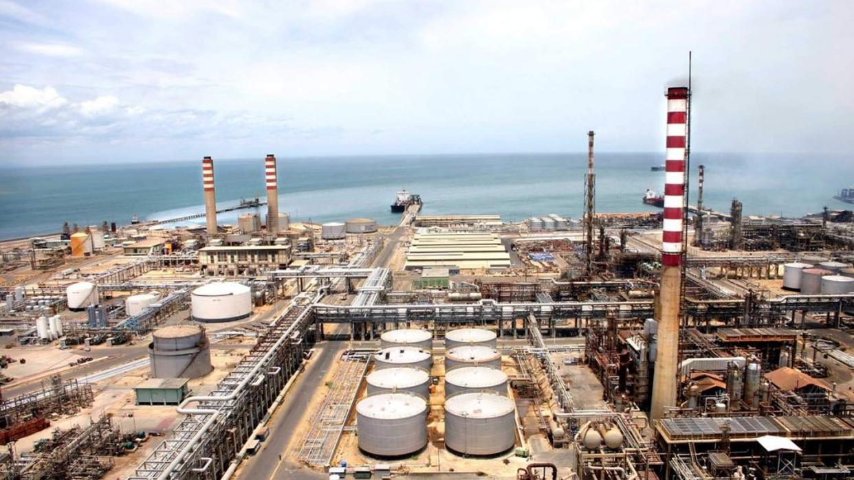 Reuters: Refinería de Paraguaná funciona al 10 % de su capacidad 