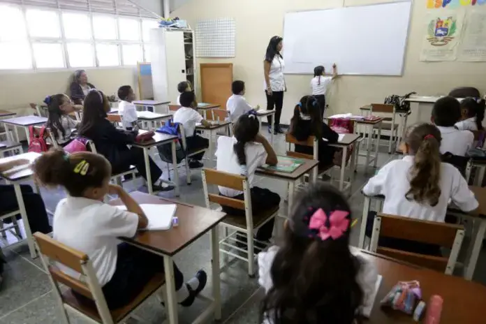 Sector educativo inicia actividades escolares este 8 de enero, marcado por una agenda de protestas por un aumento salarial
