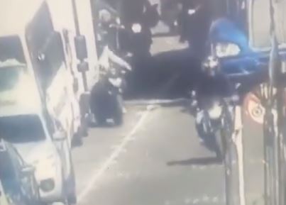 ¡Oh, por Dios! Espantosa muerte de una parrillera en moto