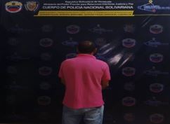 Dos personas heridas tras chocar su moto contra un carrito por puesto en el Centro