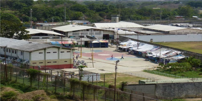 Reportan motín en Centro Penitenciario Yare II: Hay presos heridos y familiares solicitan obtener más información