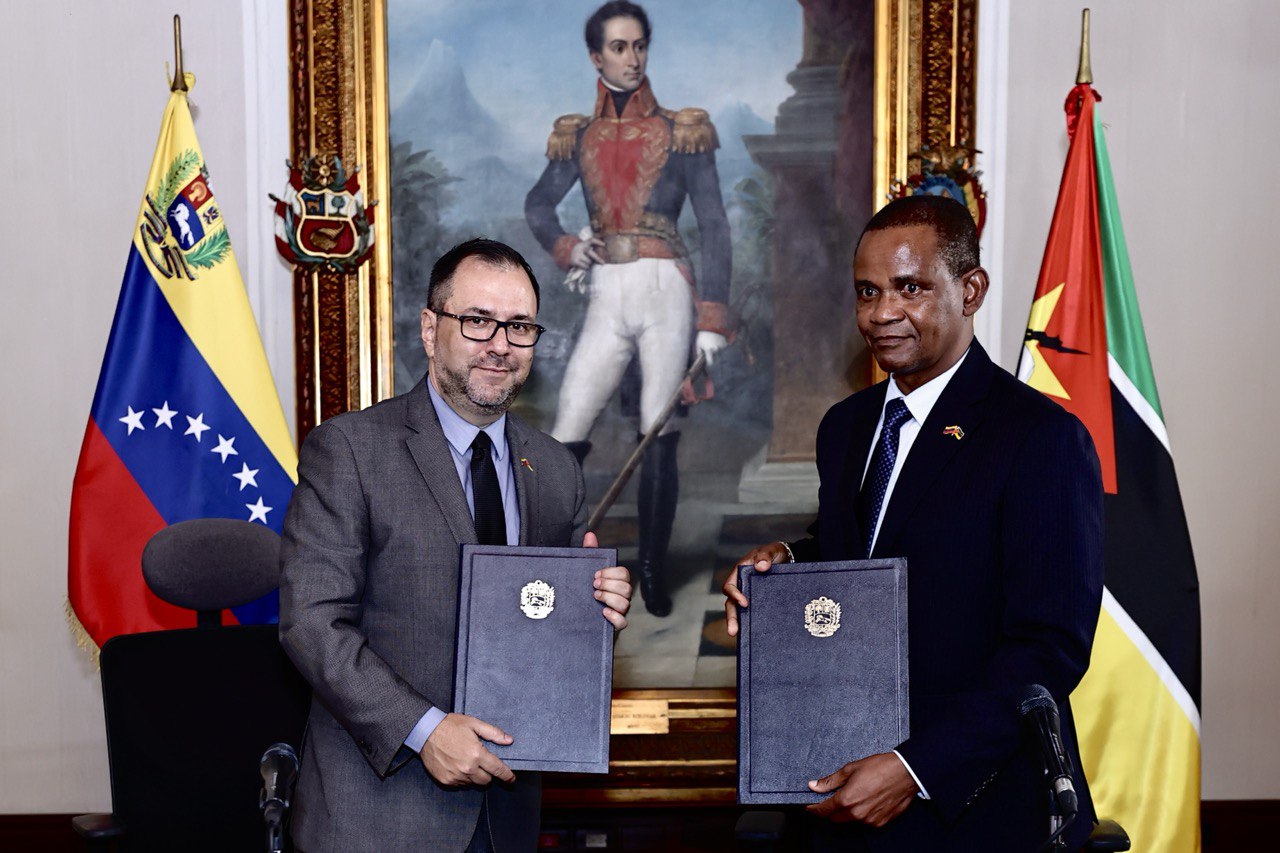 Venezuela y Mozambique amplían su cooperación con la firma de 10 acuerdos en Caracas