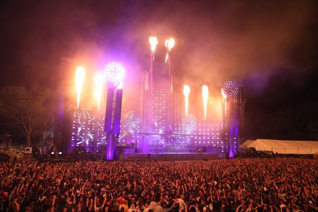 Rammstein da un espectacular concierto en Serbia y algunos lo comparan con el 'fenómeno Taylor Swift'