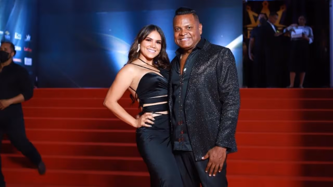 Omar Geles y su esposa