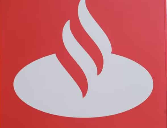 Banco Santander alerta sobre un “acceso no autorizado” a los datos de sus clientes en España