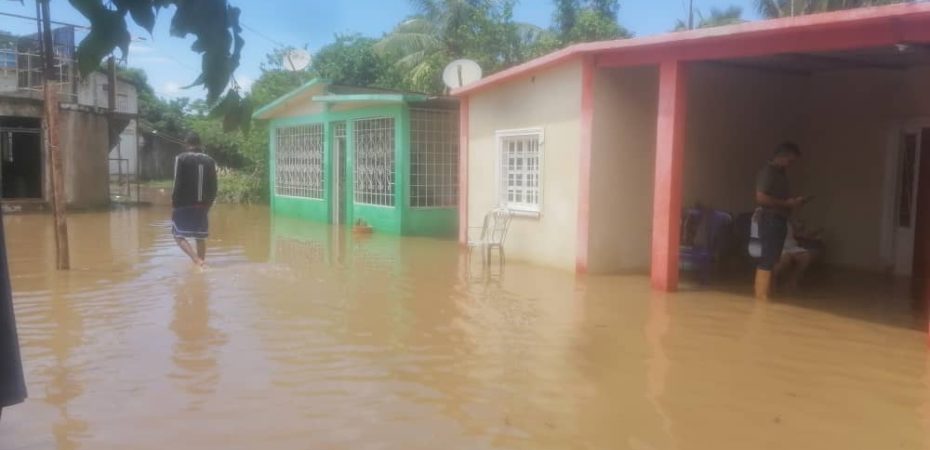 Lluvias causan estragos en los municipios Simón Bolívar y Baralt