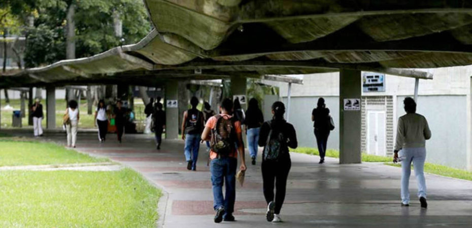 Un 40 % de futuros profesionales universitarios  esperan trabajar en Venezuela: Revela estudio de la Ucab