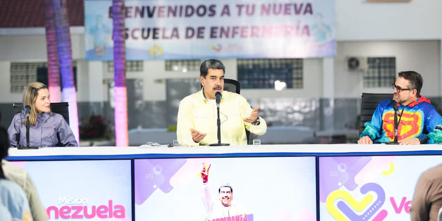 Maduro reafirma su compromiso de recuperar las universidades del país