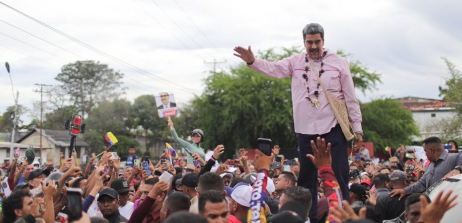 Maduro lidera la intención del voto para la elección presidencial con un 55,6 %: Arroja encuesta de Hinterlaces