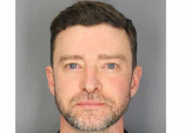 Ojos rojos y vidriosos: Difunden la foto policial de Justin Timberlake
