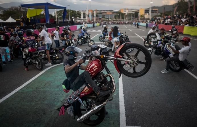 Motopiruetas declarado deporte nacional por  Maduro, cómo practicarla y dónde: Esto establecen las normas