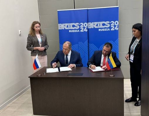 Venezuela y Rusia firmaron memorando contra sanciones de EEUU