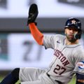 José Altuve igualó un registro de bases robadas con Bob Abreu