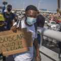 Solicitudes de asilo caen más del 40 % en México: Migrantes siguen varados