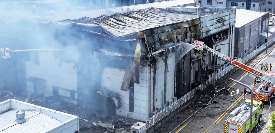 Al menos 22 personas murieron tras incendio en una fábrica de baterías de litio en Corea del Sur