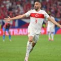 Turquía superó sobre el final a República Checa y clasificó como segundo en la Eurocopa