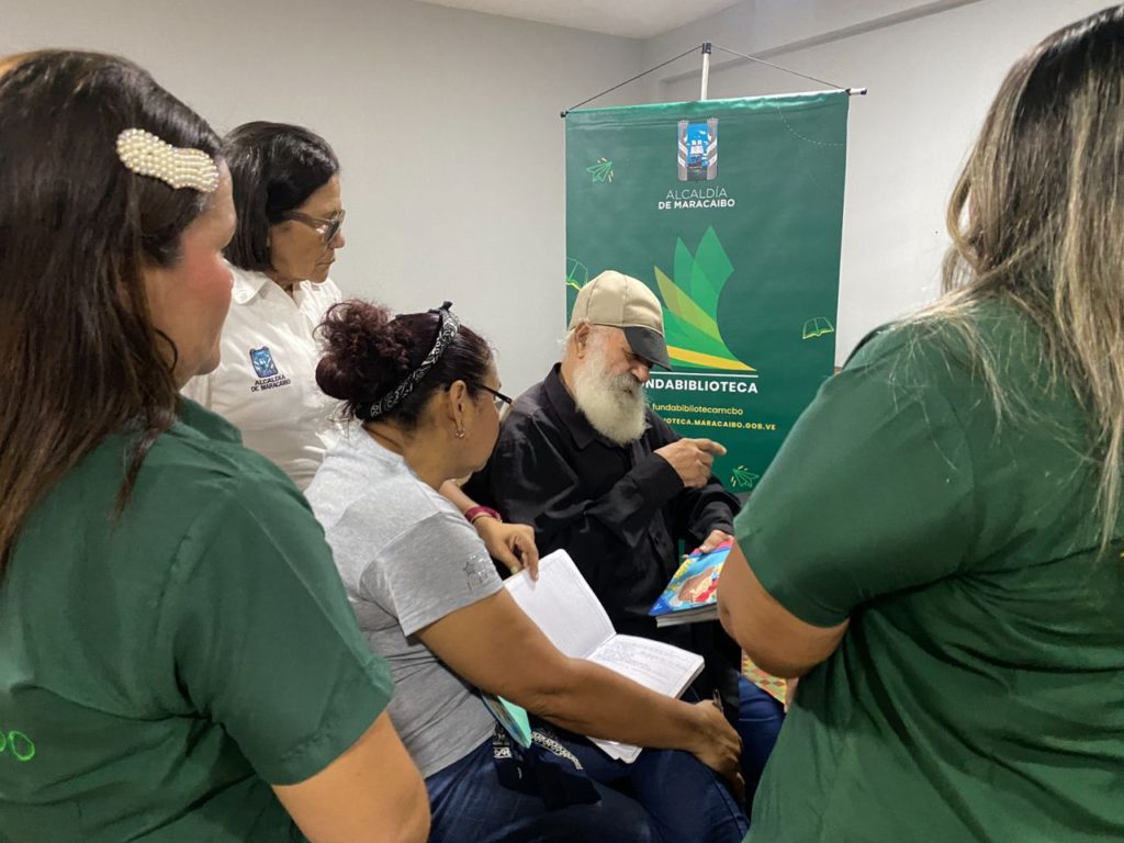 Escritor Carlos Aguirre forma parte del jurado del concurso Crea y Narra tu Cuento de la Alcaldía de Maracaibo