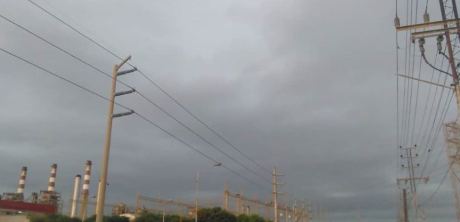 Con truenos, nubarrones y lloviznas: Así amanece el Día del Padre en Maracaibo