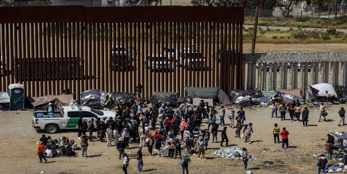 Demandan en una corte la orden que restringe el asilo en la frontera EEUU-México