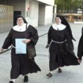 Arzobispado español iniciará acciones legales en contra de monjas rebeldes excomulgadas si no dejan el monasterio