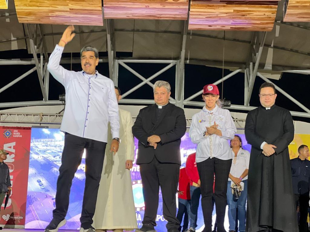 Maduro puso la primera piedra para la construcción del monumento mariano más grande de Venezuela en honor a La Chinita