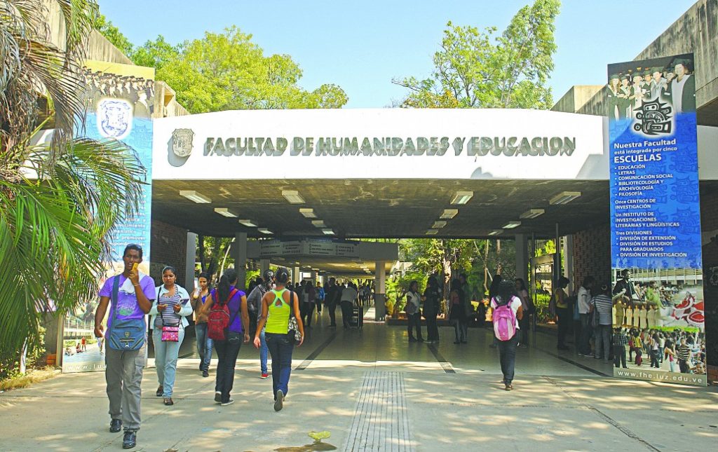 Medicina, odontología e idiomas las carreras más solicitadas por los jóvenes en Maracaibo