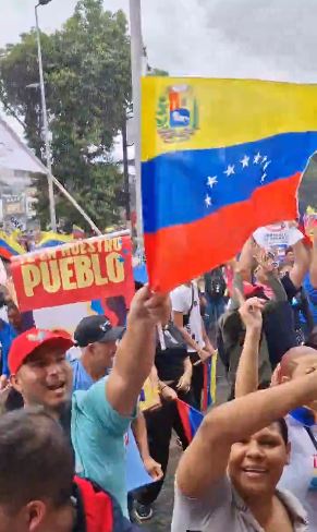 Psuv se concentró en varias partes del país para rechazar la violencia y respaldar resultados del CNE