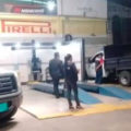 Lo aplastó la transmisión de un camión Silverado mientras lo reparaba en Mérida