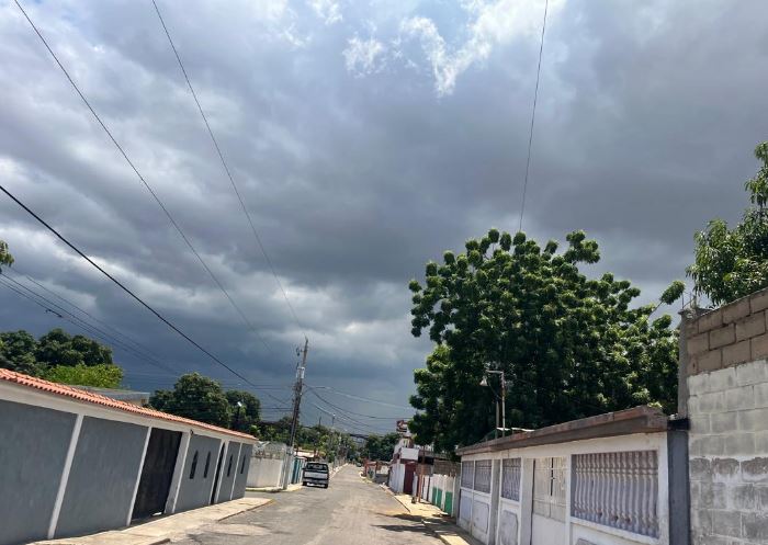 Nubarrones y altas temperaturas anuncian un palo de agua en Maracaibo