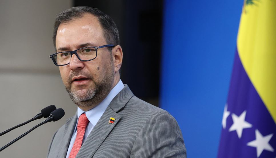 Venezuela se pone a disposición para mantener estabilidad entre ambas naciones: Canciller Gil en el Foro político y académico sobre la situación en Colombia