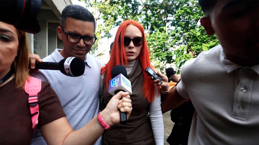 Esposa de Daddy Yankee entrega documentos de las corporaciones para poner fin a pleito
