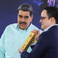 Nicolás Maduro entregó al BCV una tonelada de lingotes de oro producidos en el país para sus reservas