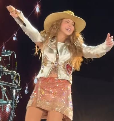 Así cantó Shakira el tema 