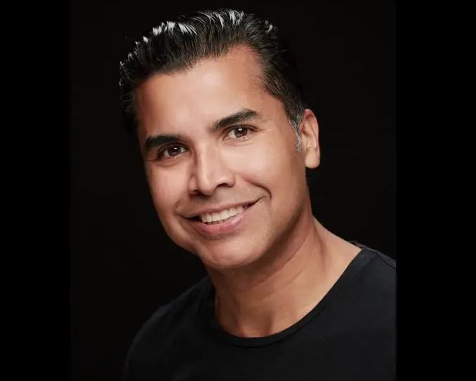 El falconiano Wilmer Gamboa que triunfa en serie "Machos Alfa" de Netflix