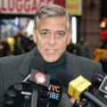 George Clooney aseguró que ya no hace películas románticas porque no quiere competir con actores de 25 años